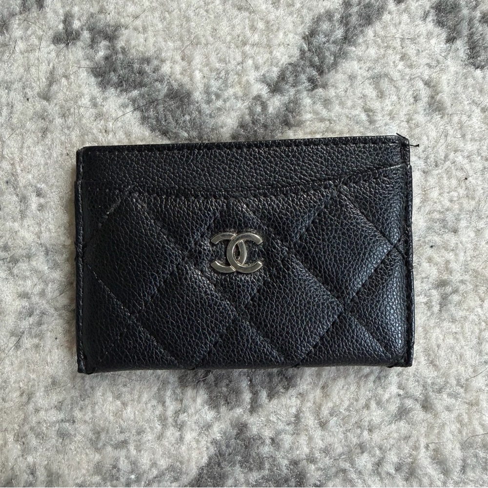 CHANEL black caviar card holder similar style